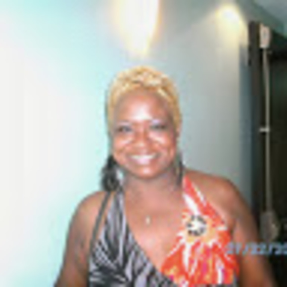 Meet your Posher, Sheila - Picture 1 of 1